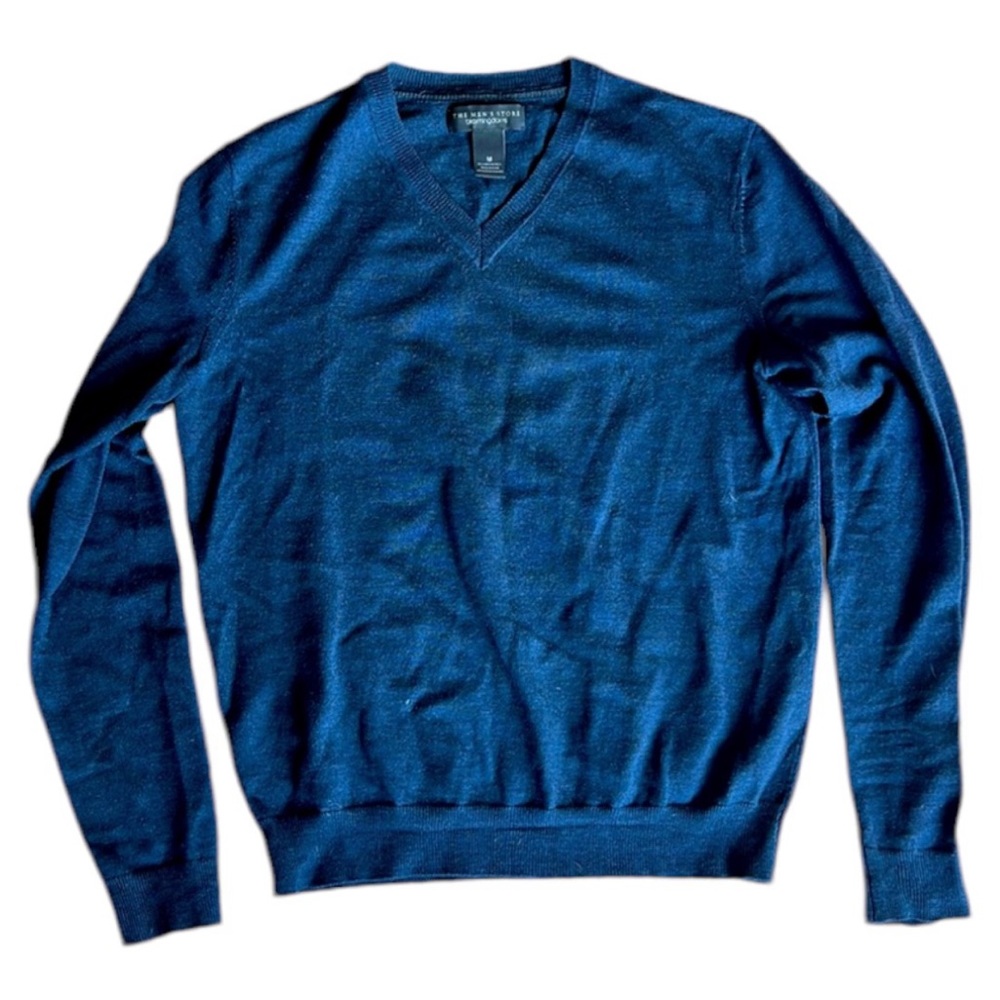 Bloomingdales: The Men’s Store v-neck sweater